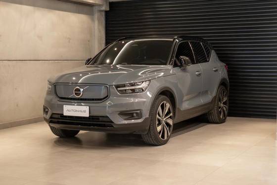 VOLVO XC40 P8 RECHARGE ELECTRIC BEV PURE AWD VOLVO XC40 P8 RECHARGE ELECTRIC BEV PURE AWD